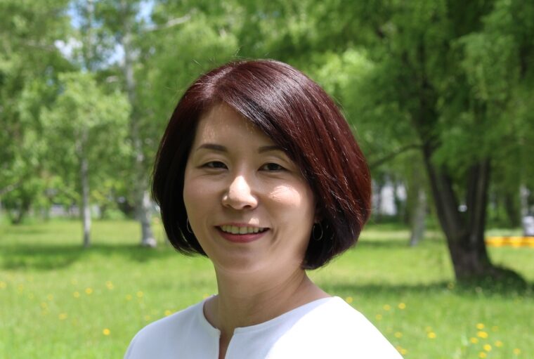 石田 千織